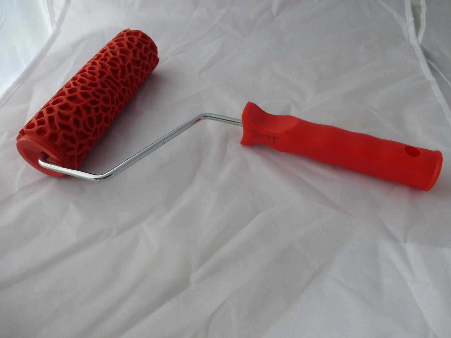 ROLLER: Snakeskin Patterned Paint Roller