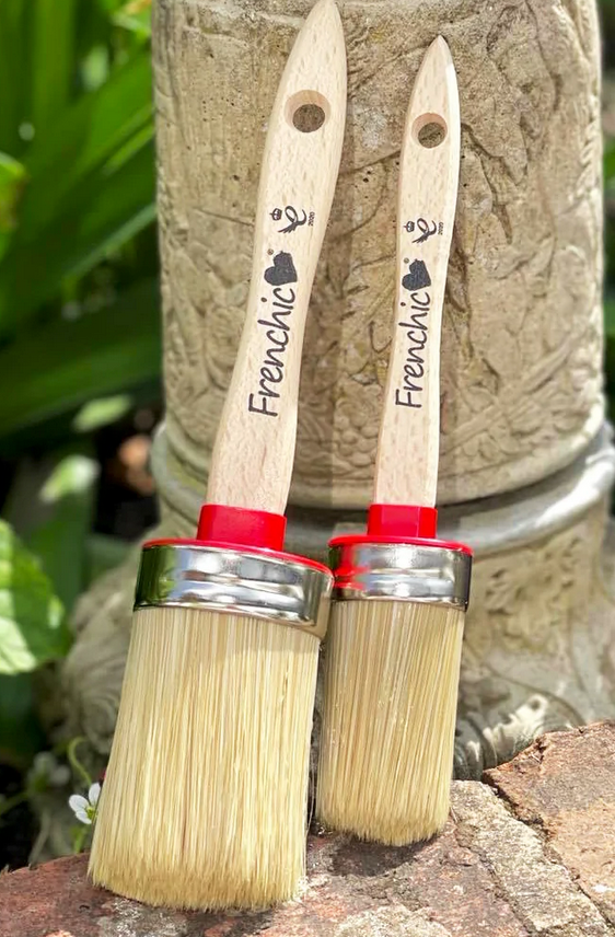 Petite Synthetic Oval Brush - 27mm